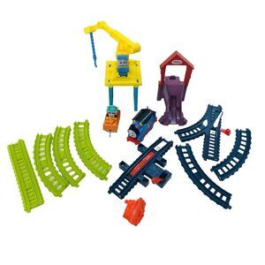 Thomas & Friends Motorized Toy Train Set Fix em Up Friends with Carly the Crane